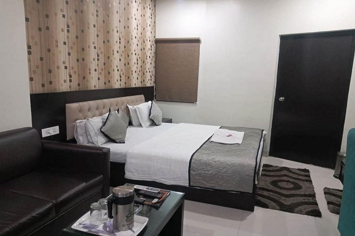 Hotel Mandakini Lush Kanpur Exterior foto