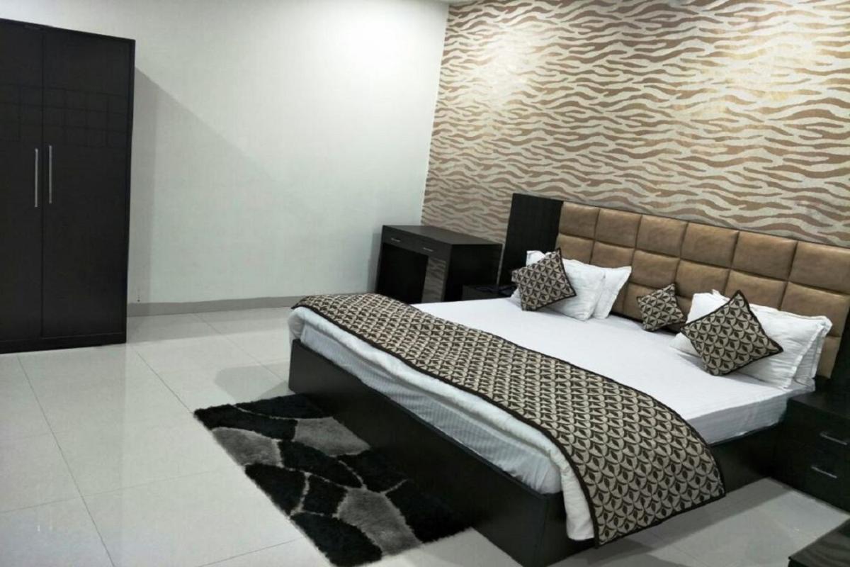 Hotel Mandakini Lush Kanpur Exterior foto