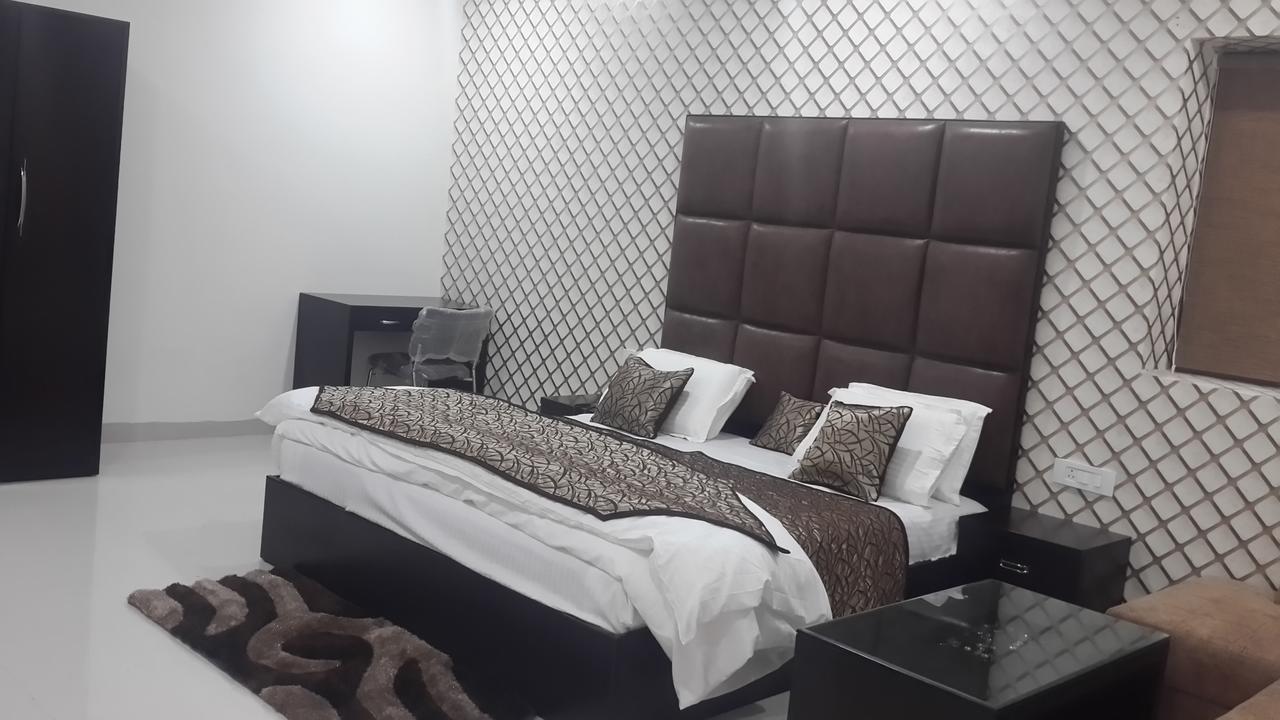 Hotel Mandakini Lush Kanpur Exterior foto