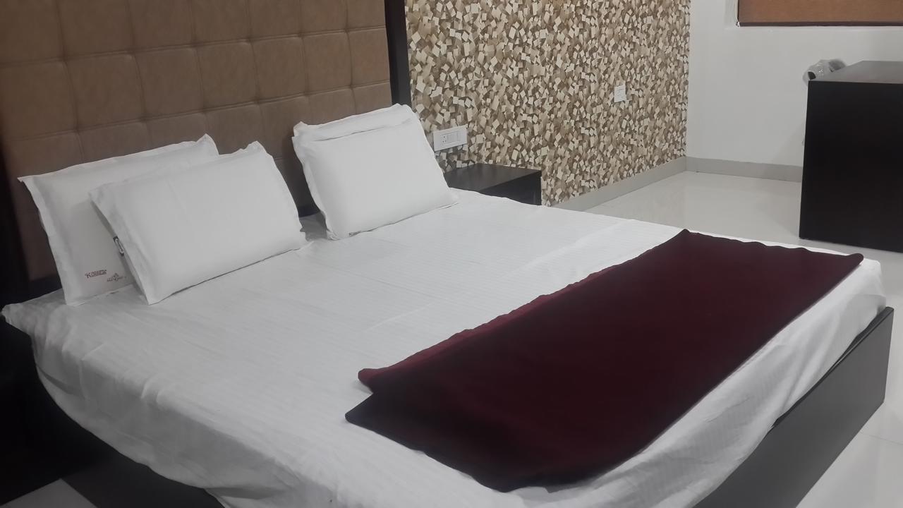 Hotel Mandakini Lush Kanpur Exterior foto